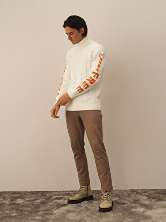 Xint Kırık Beyaz Doğal Yün Dokulu Regular Fit Kazak