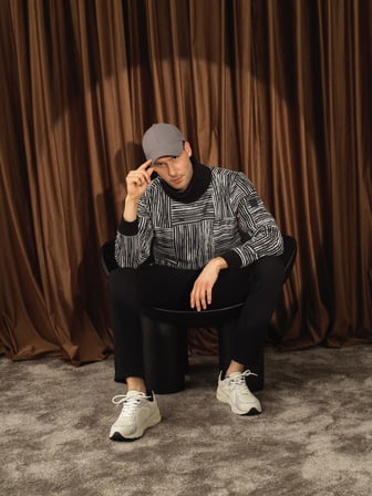 Xint Siyah Formunu Koruyan Regular Fit Sweatshirt