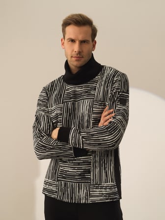 Xint Siyah Formunu Koruyan Regular Fit Sweatshirt