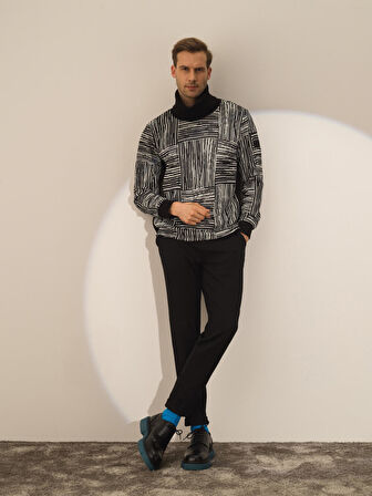 Xint Siyah Formunu Koruyan Regular Fit Sweatshirt