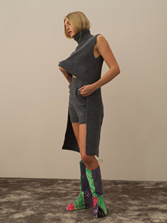 Xint Koyu Gri Doğal Yün Dokulu Regular Fit Şort