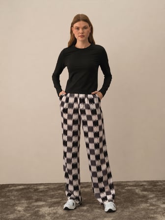Xint Siyah Modal Dokulu Regular Fit Uzun Kollu Tişört