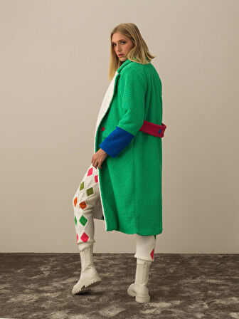 Xint Yeşil Formunu Koruyan Oversize Kaban