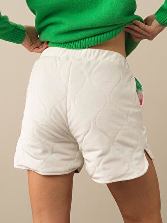 Xint Kırık Beyaz Esnek Dokulu Regular Fit Şort
