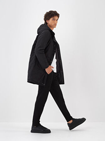 Xint Siyah Formunu Koruyan Regular Fit Mont
