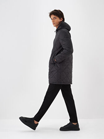 Xint Siyah Formunu Koruyan Regular Fit Mont