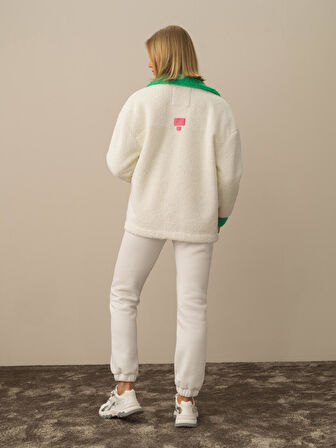 Xint Kırık Beyaz Formunu Koruyan Oversize Ceket