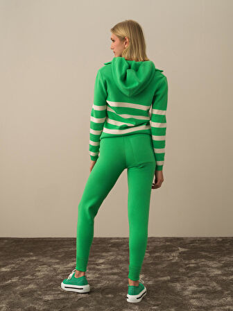 Xint Yeşil Formunu Koruyan Oversize Kazak