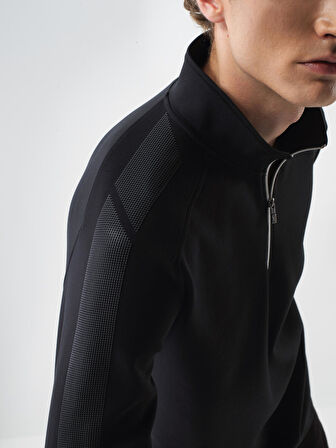 Xint Siyah Pamuk Dokulu Regular Fit Sweatshirt