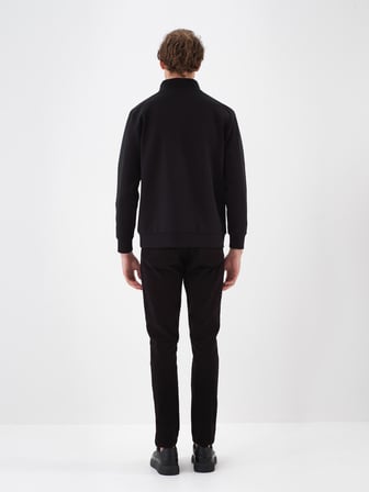 Xint Siyah Pamuk Dokulu Regular Fit Sweatshirt