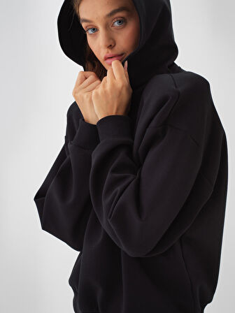 Xint Siyah Pamuk Dokulu Oversize Sweatshirt