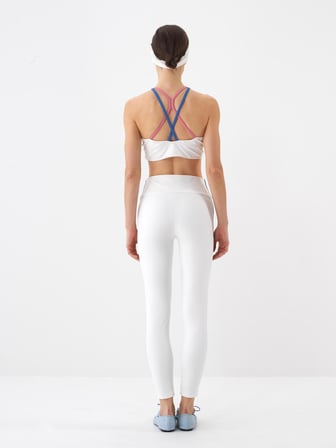 female Beyaz Slim Fit  Crop