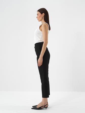 Xint Siyah Formunu Koruyan Regular Fit Pantolon