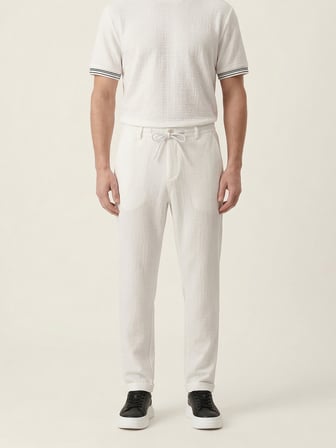 Xint Beyaz Pamuk Dokulu Regular Fit Jogger