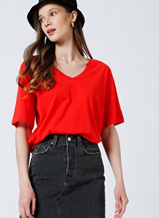 Fabrika V Yaka Düz Kırmızı Kadın T-Shirt TALITA