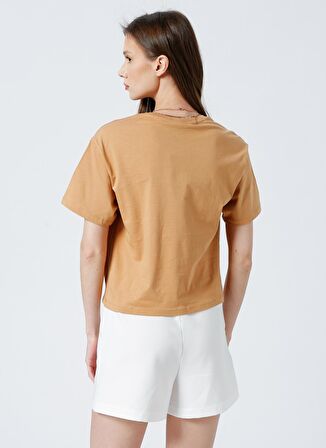Fabrika K-Abella Bisiklet Yaka Crop Düz Deve Tüyü Kadın T-Shirt