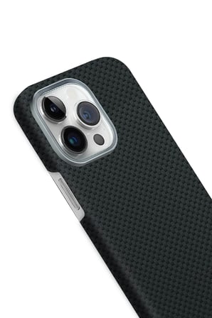 Fuchsia iPhone 15 Pro Max ile Uyumlu Volt Kablosuz Şarj Özellikli Kapak - Siyah 2