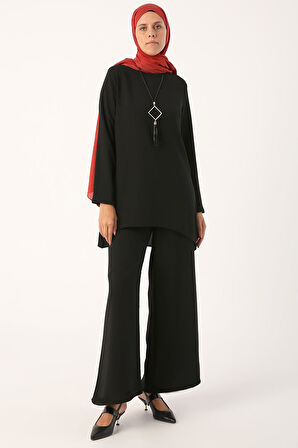Siyah-Kolyeli Bol Paça Pantolonlu Tunikli Takım