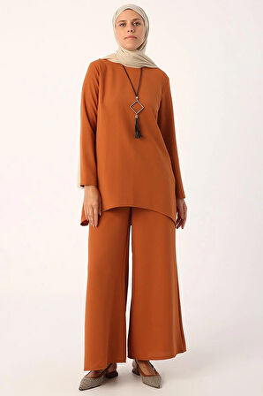 Taba-Kolyeli Bol Paça Pantolonlu Tunikli Takım