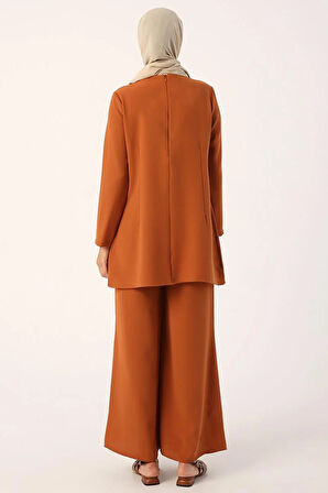 Taba-Kolyeli Bol Paça Pantolonlu Tunikli Takım