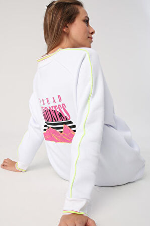 Beyaz-Oversize Neon Detaylı Arkası Baskılı Şardonlu Sweatshirt