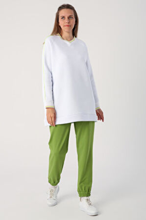 Beyaz-Oversize Neon Detaylı Arkası Baskılı Şardonlu Sweatshirt