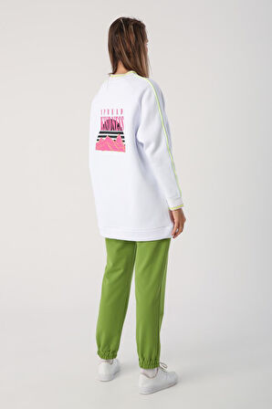 Beyaz-Oversize Neon Detaylı Arkası Baskılı Şardonlu Sweatshirt