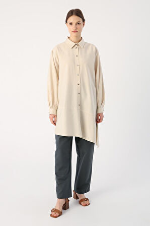 Taş-Eteği Asimetrik Yırtmaçlı Gömlek Yaka Tunik