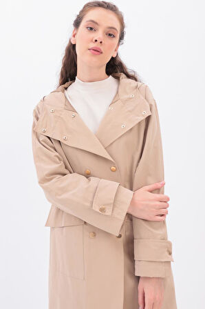 Bej-KAPÜŞONLU CEPLİ APOLETLİ TRENÇKOT