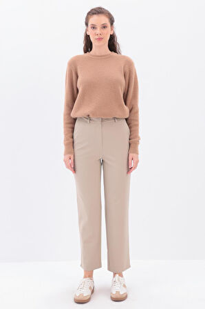 Bej-Paçası Yırtmaçlı Havuç Pantolon