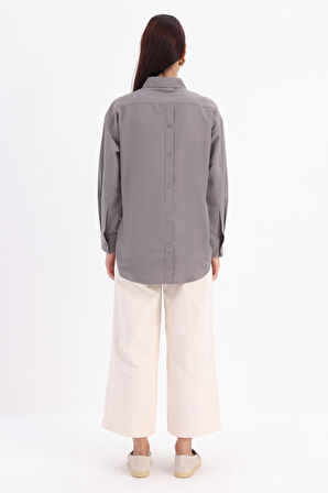 Gri-ÖNDEN VE ARKADAN DÜĞMELİ GÖMLEK TUNİK