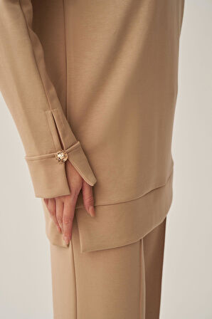 Bej-Yumuşak Dokulu Gold Dügmeli Sweatshirt