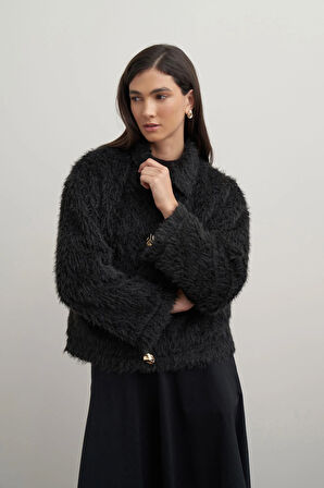 Siyah-Gold Dügmeli Peluş Ceket