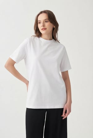 Beyaz-Bisiklet Yaka Pamuklu T-Shirt
