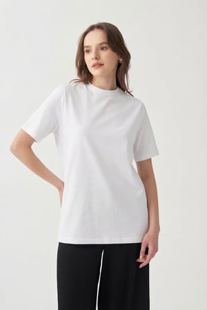 Beyaz-Bisiklet Yaka Pamuklu T-Shirt