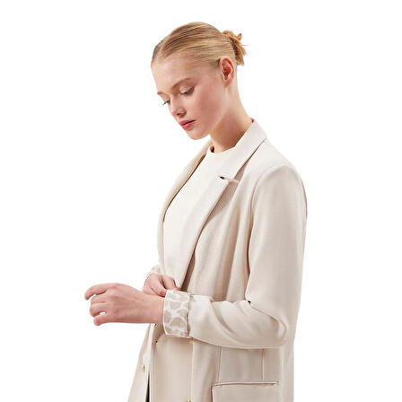 Kol Ağzı Desenli Kruvaze Ceket LVSS2251002