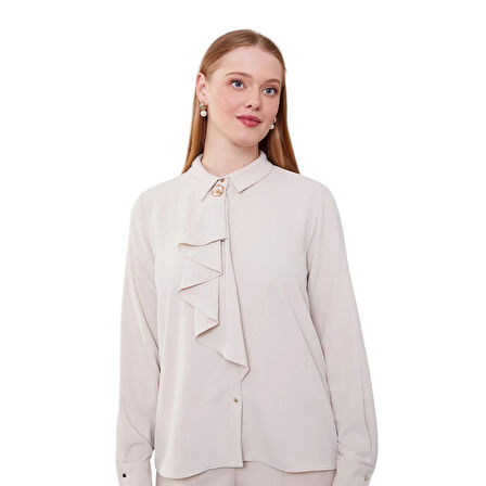 Yakası Fular Broş Detaylı Bluz