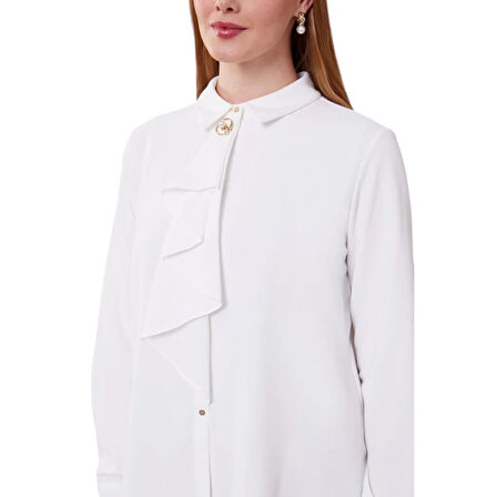 Yakası Fular Broş Detaylı Bluz