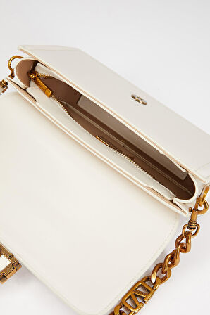 Kapaklı Logo ve Zincir Detaylı Kadın Şık Omuz Çantası LV930239 Beyaz