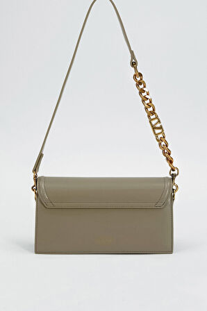 Kapaklı Logo ve Zincir Detaylı Kadın Şık Omuz Çantası LV930239 Gri