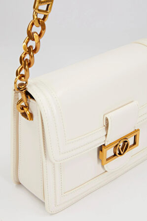 Kapaklı Logo ve Zincir Detaylı Kadın Şık Omuz Çantası LV930240 Beyaz