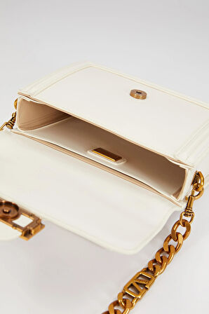 Kapaklı Logo ve Zincir Detaylı Kadın Şık Omuz Çantası LV930240 Beyaz