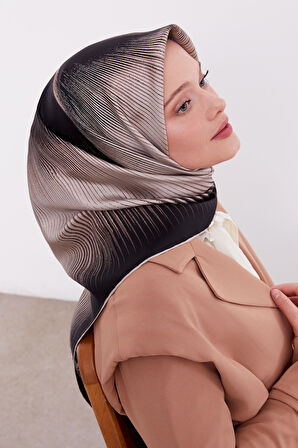 Siyah Kanat Desen Twill Ipek Eşarp