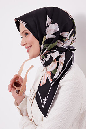 Siyah Zambak Desen Twill Ipek Esarp