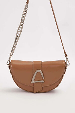 Asimetrik Tasarım, Zincir Ve Logo Detaylı Şık Kadın Omuz Çantası 930373 Kahve