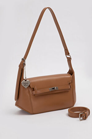 Kahve Kalp Aksesuar Detaylı Omuz Çantası