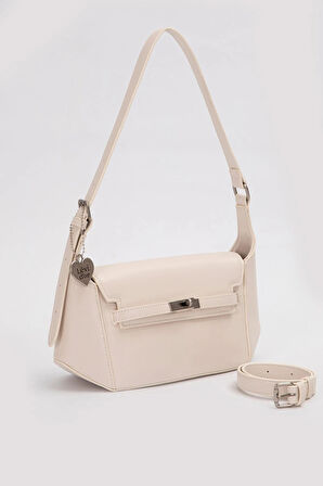 Krem Kalp Aksesuar Detaylı Omuz Çantası