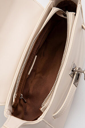 Krem Kalp Aksesuar Detaylı Omuz Çantası