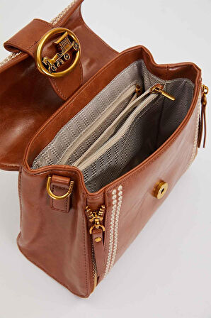 Otantik Fayton Metal Logo ve Nakış Detaylı Orta Boy Kadın El ve Omuz Çantası LV930574 Camel