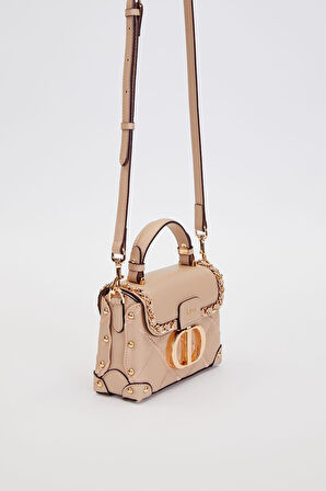 Kapitone Nakış, Zincir Örgü ve Metal Zımba Detaylı Küçük Boy Kadın El ve Omuz Çantası LV930580